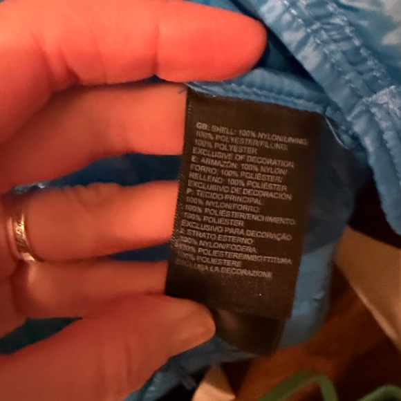 Women’s North face thermoball jacket - Picture 12 of 12